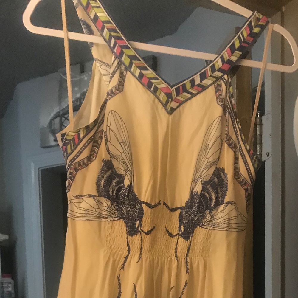 Pretty dress bumble bee print